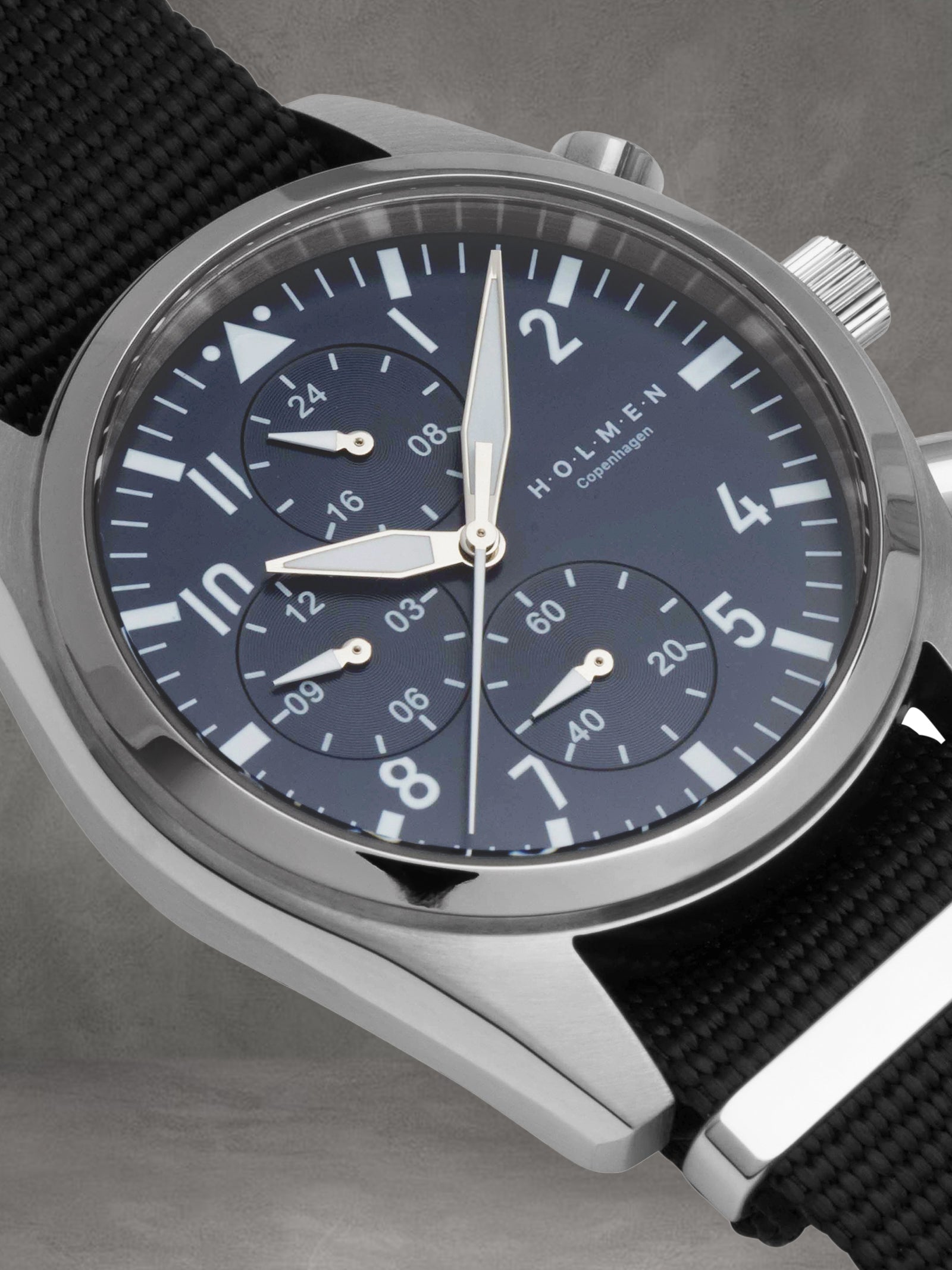 HOLMEN ADVENTURER