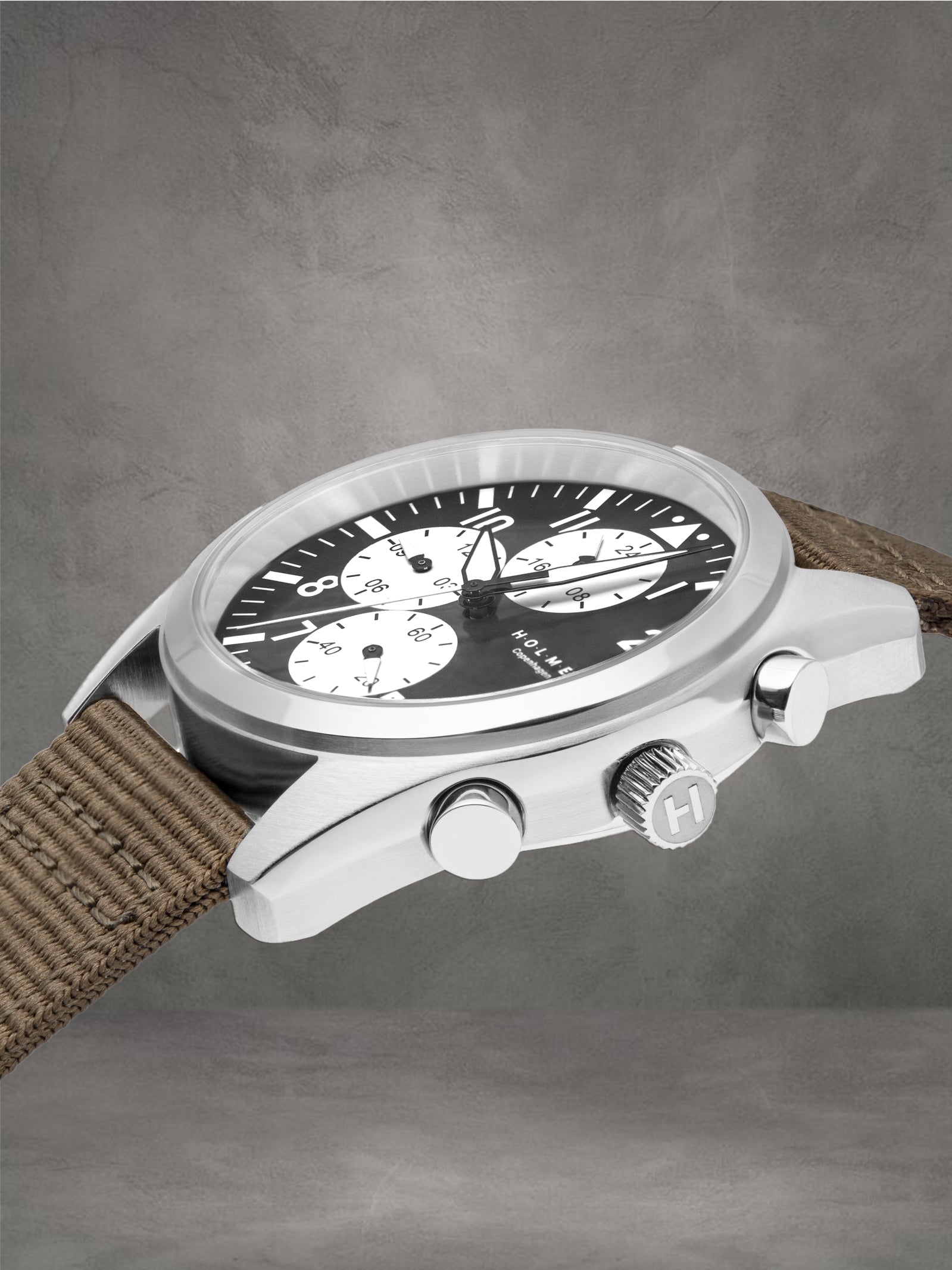 HOLMEN ADVENTURER