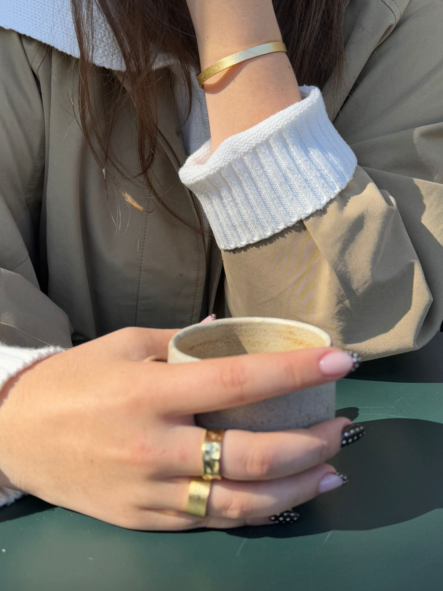 CITY RING HAMMERED GOLD 8MM