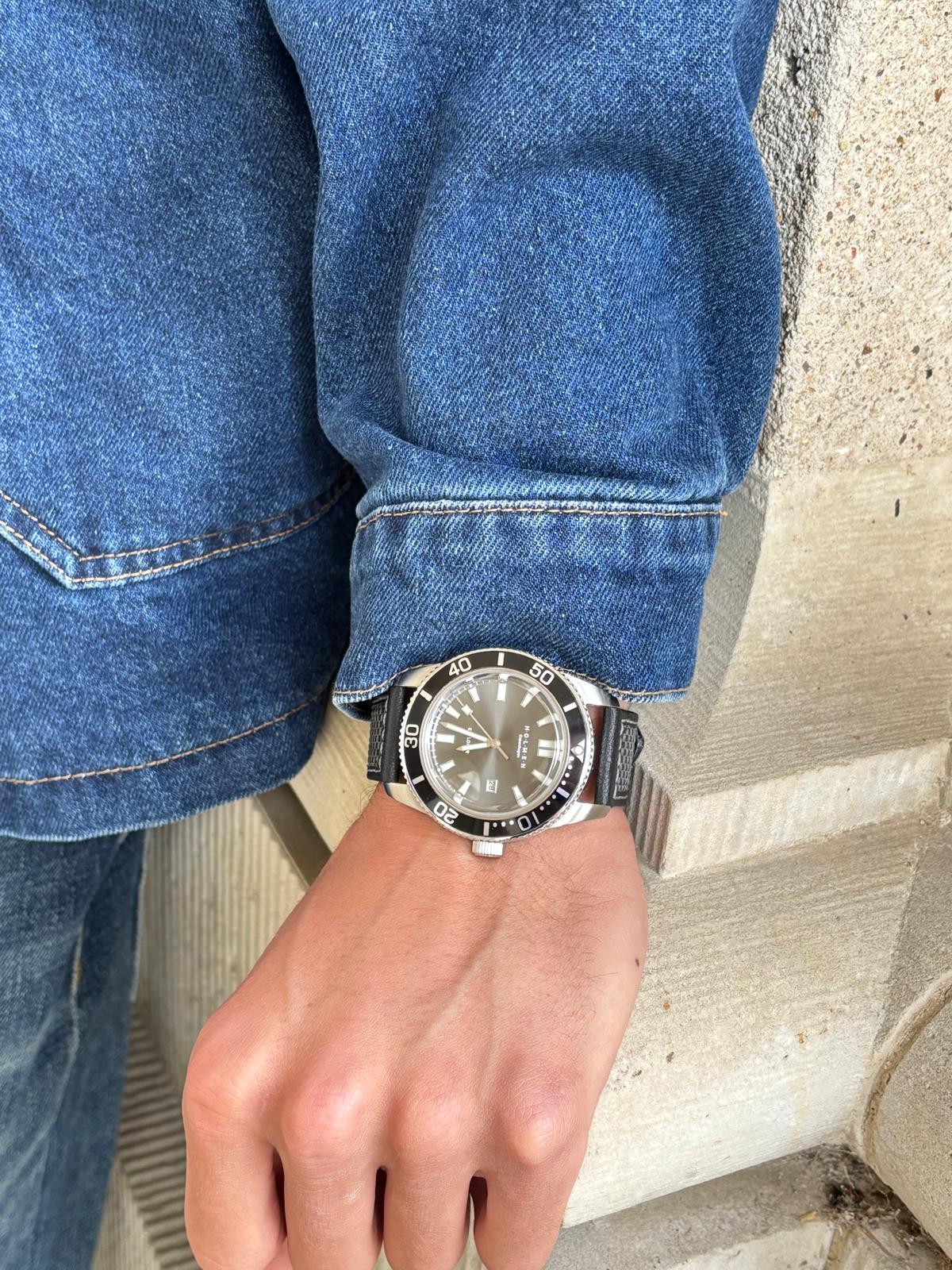 Explorer watch 44mm grey/black dial with black nato strap