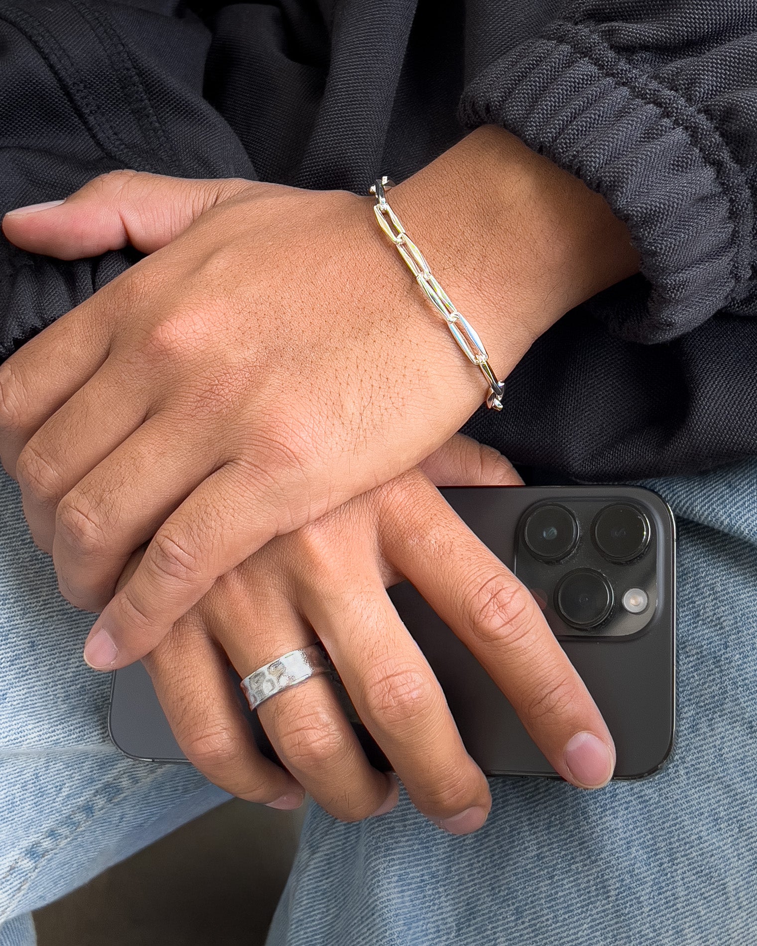 CITY RING HAMMERED SILVER 8MM