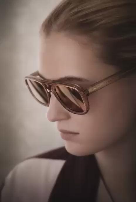 Sunglasses_Explorer_Crystal_light_smoked_brown_video1_woman